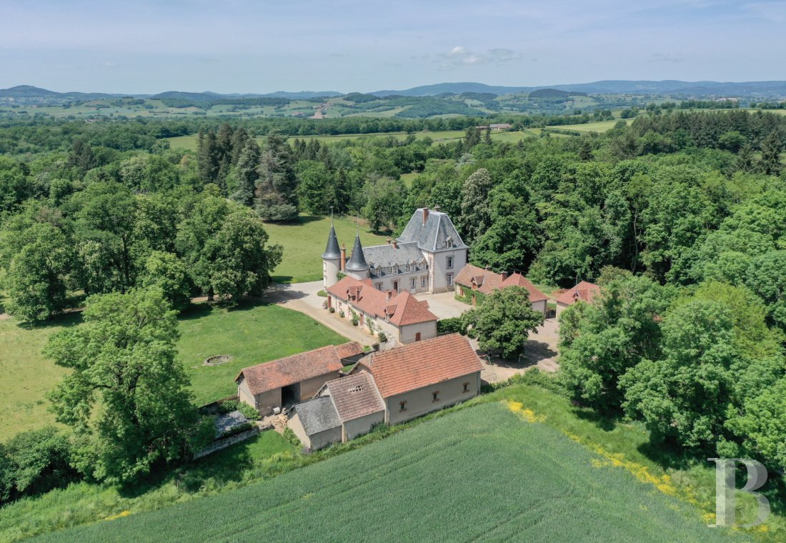 A 19th century chateau and surrounding park available for film projects in Saône-et-Loire, in the south of Morvan - photo  n°5